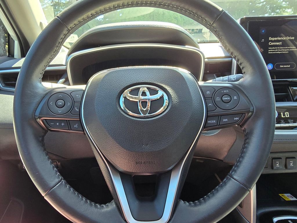 Used 2023 Toyota Corolla Cross XLE w/ Convenience Package AWD/4WD image 16