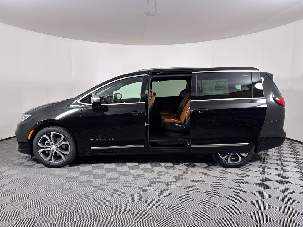 New 2026 Chrysler Pacifica Pinnacle image 5