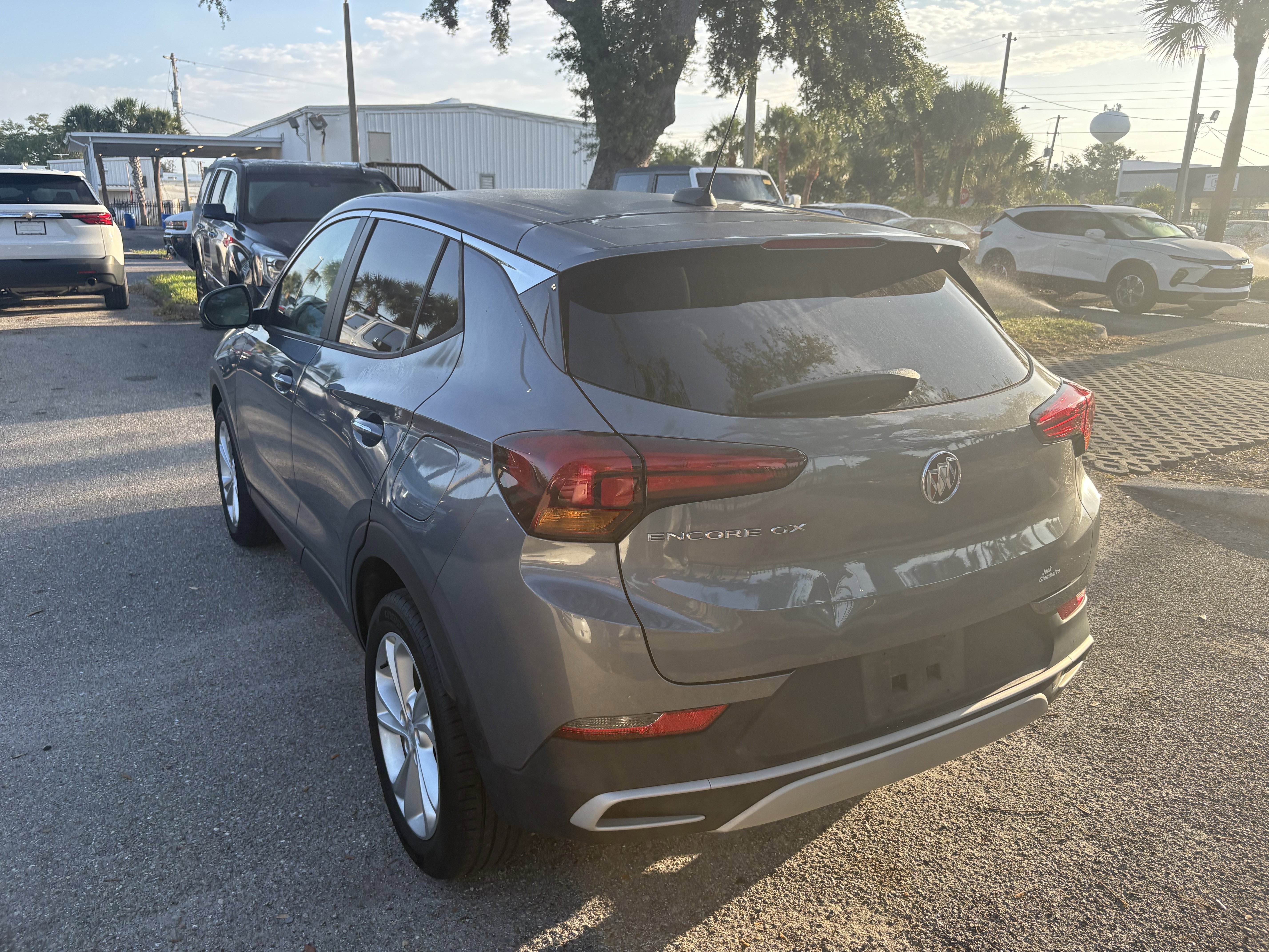 Used 2021 Buick Encore GX Preferred w/ Cold Weather Comfort Package FWD image 5