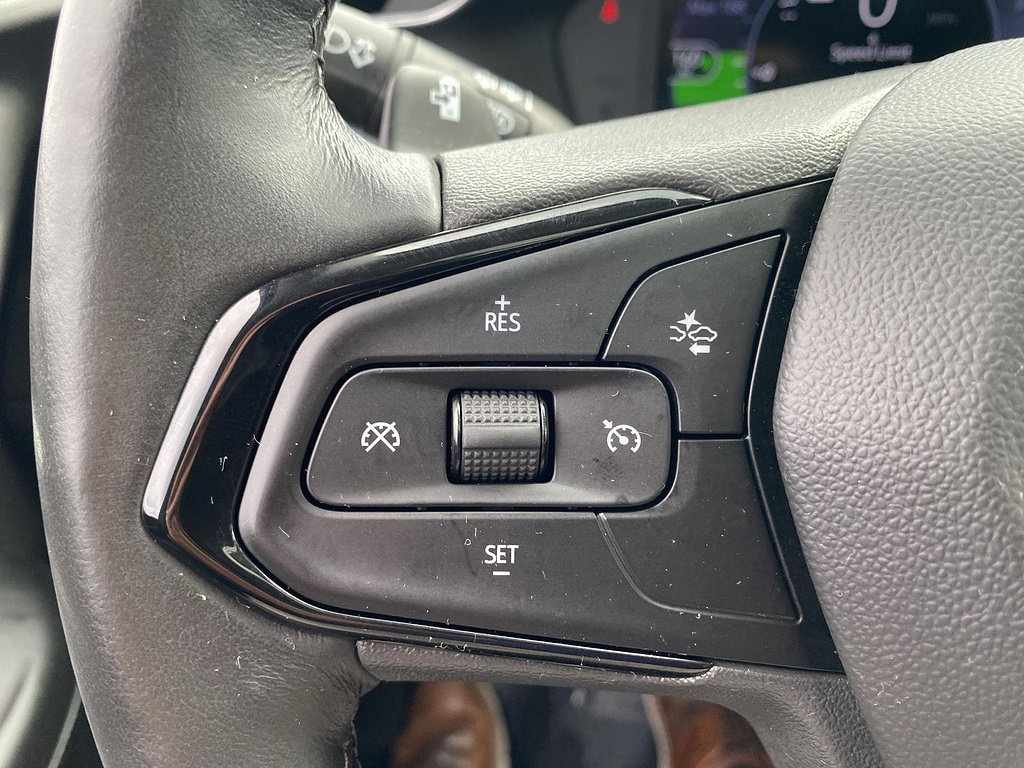 Certified 2023 Chevrolet Bolt EUV Premier w/ Sun & Sound Package FWD image 27