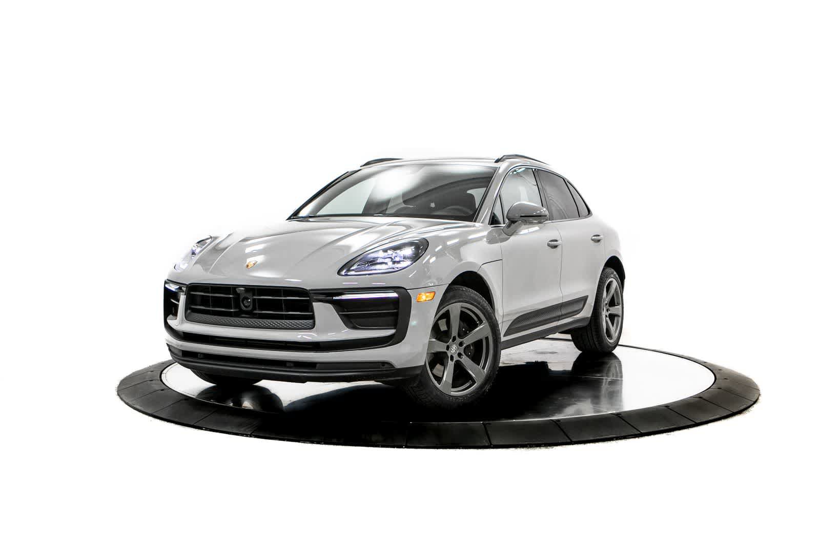 Certified 2023 Porsche Macan AWD/4WD image 1