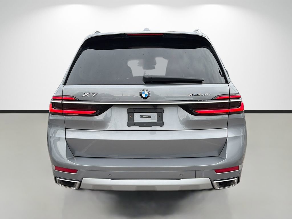 Used 2024 BMW X7 xDrive40i image 4