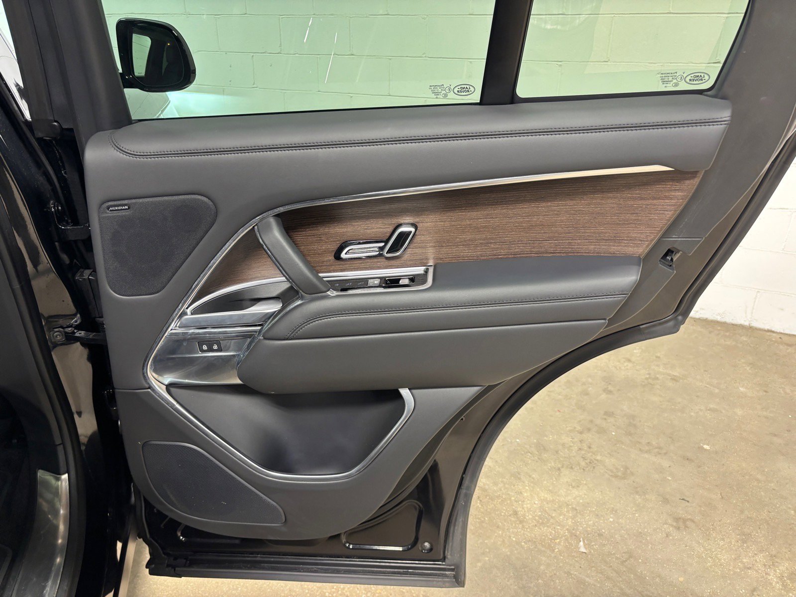 Used 2023 Land Rover Range Rover SE image 39