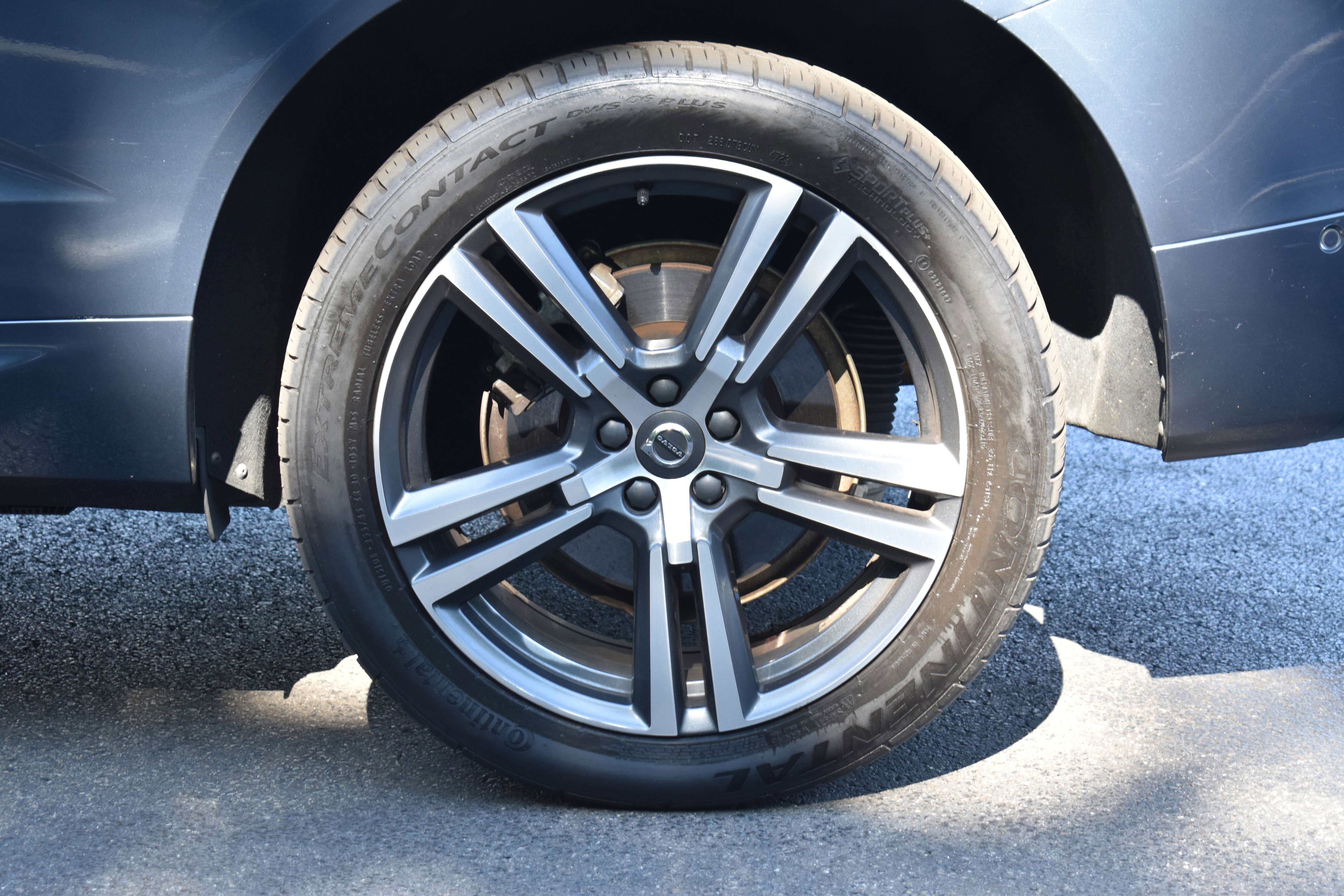 Used 2019 Volvo XC60 T8 Momentum w/ Advanced Package image 39