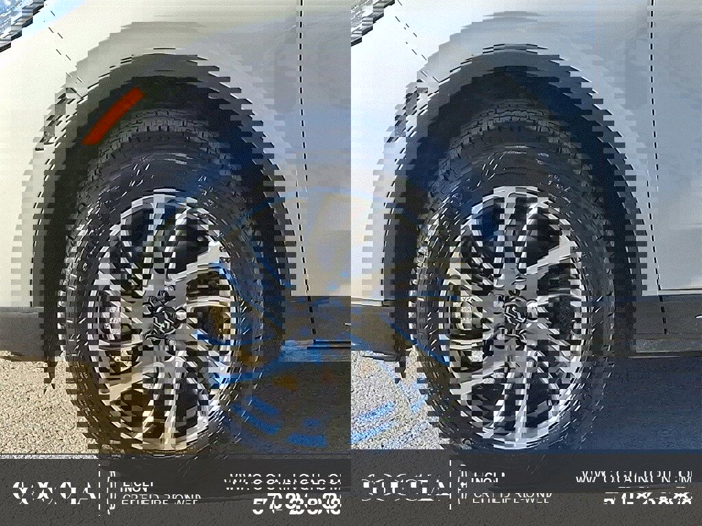 Certified 2022 Lincoln Corsair AWD w/ Equipment Group 101A image 8