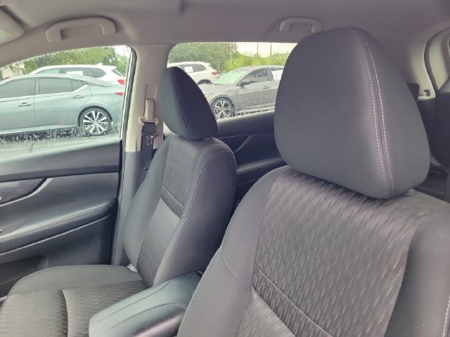 Used 2018 Nissan Rogue SV FWD image 20