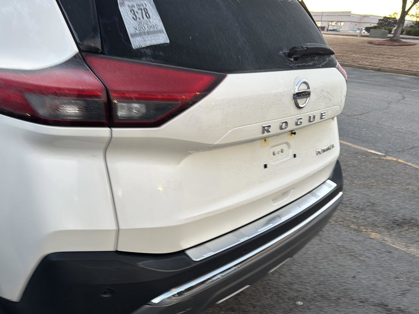 Used 2021 Nissan Rogue Platinum image 9