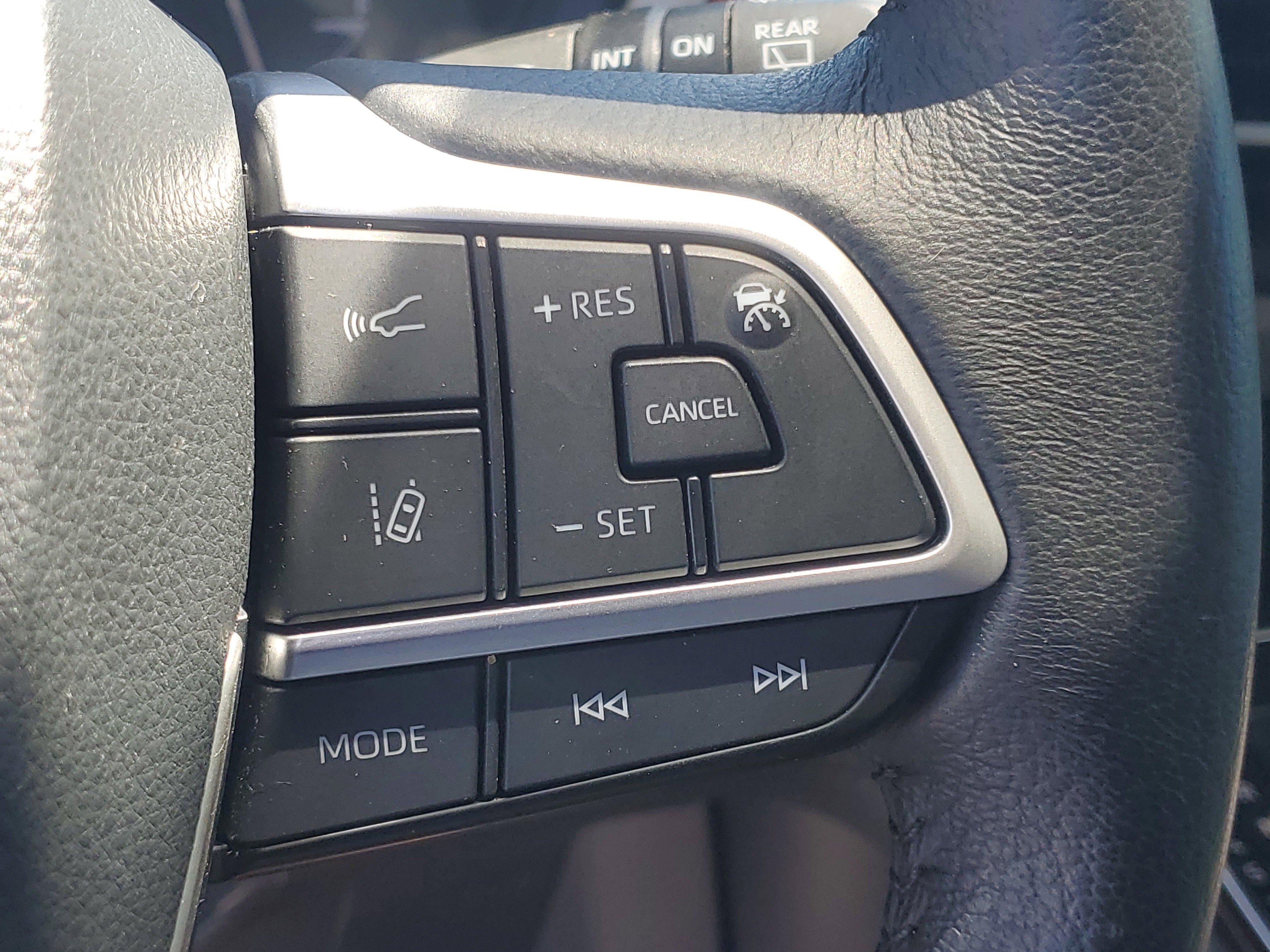 Certified 2021 Toyota Sienna XLE FWD image 24