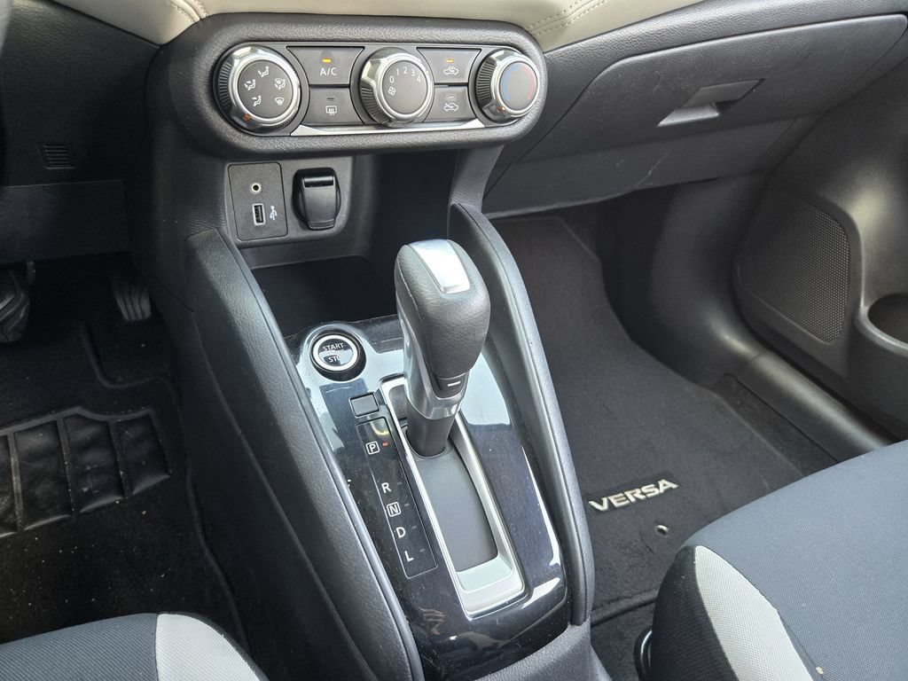 Used 2020 Nissan Versa SV FWD image 17