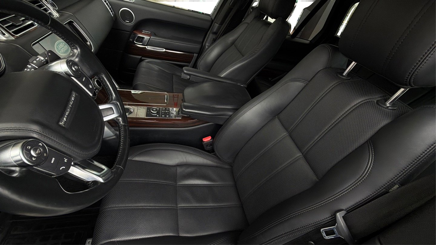 Used 2016 Land Rover Range Rover HSE image 12