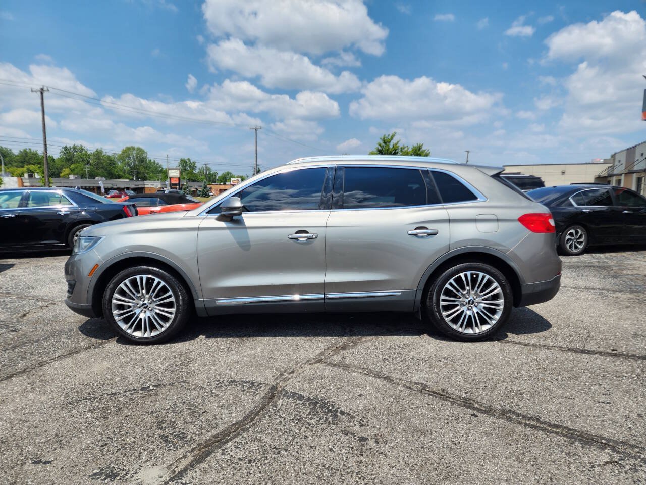 Used 2016 Lincoln MKX Reserve FWD image 10