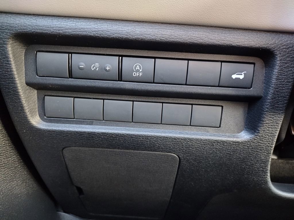 New 2026 Mitsubishi Outlander SE image 23