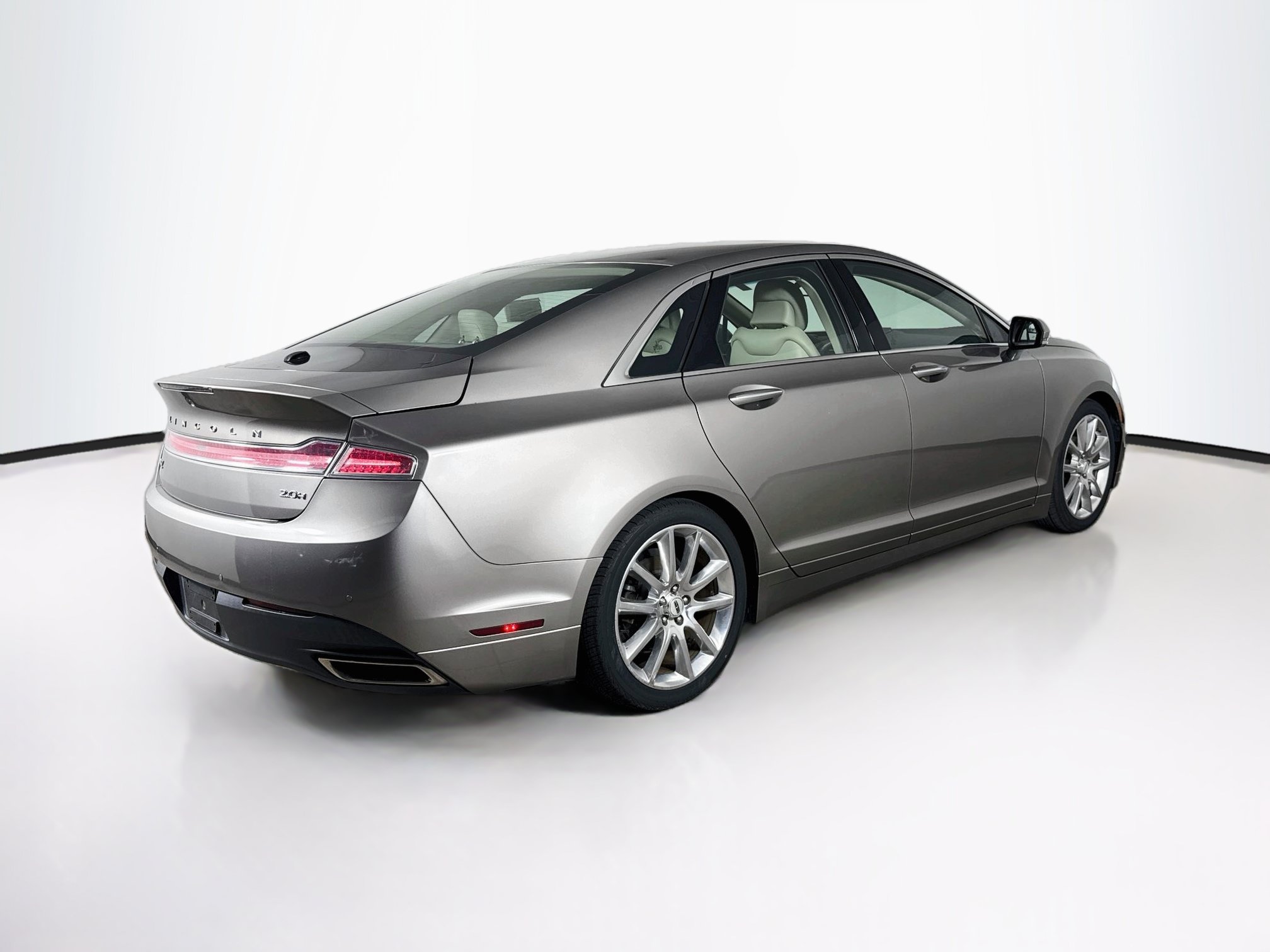 Used 2016 Lincoln MKZ Hybrid w/ Equipment Group 500A Select FWD image 31