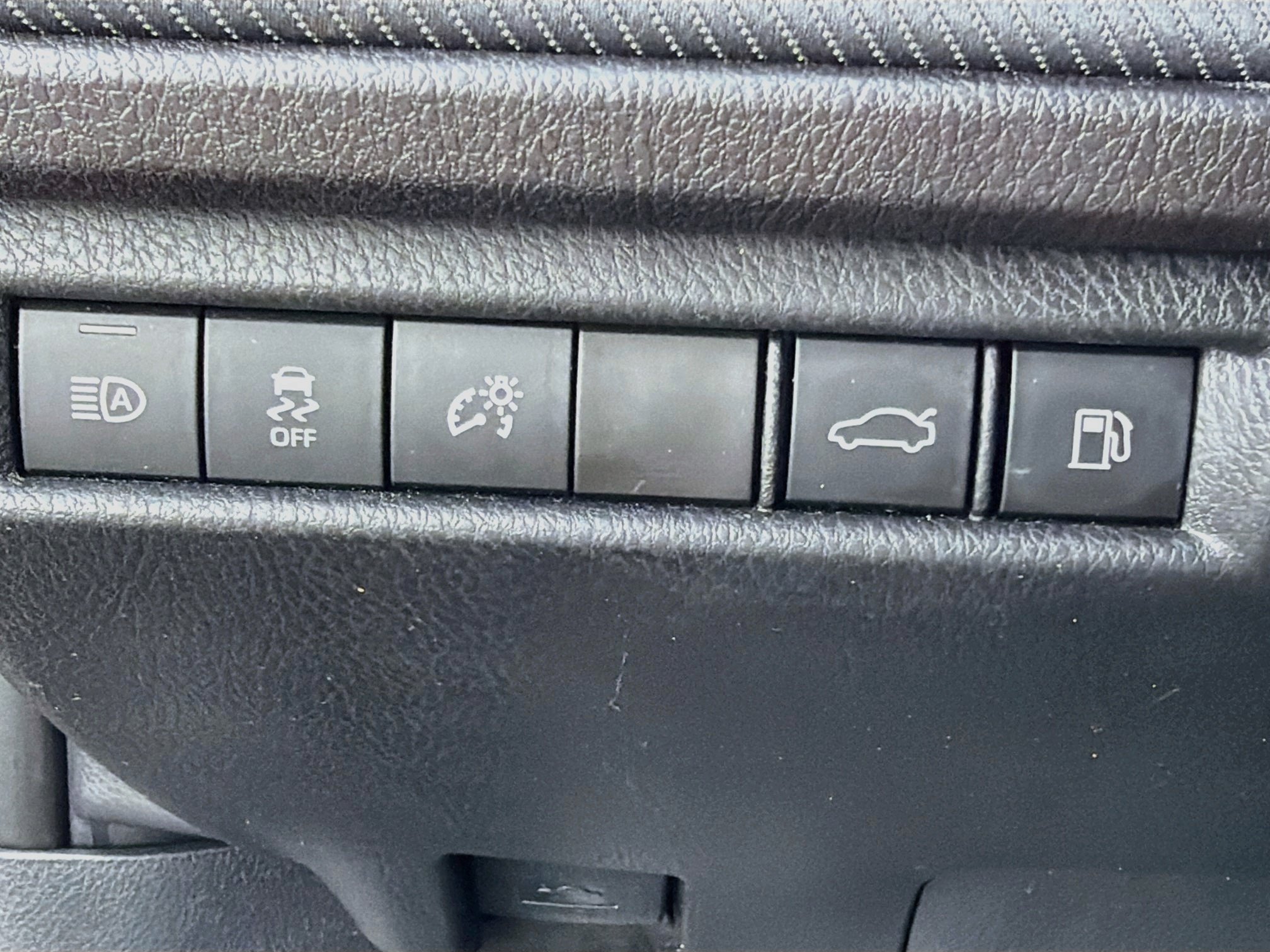 Used 2025 Toyota Camry SE FWD image 34