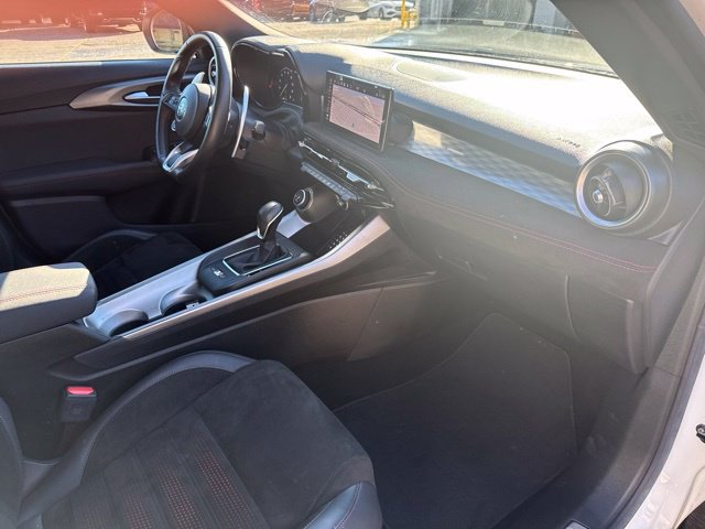 Used 2024 Alfa Romeo Tonale Veloce AWD/4WD image 23