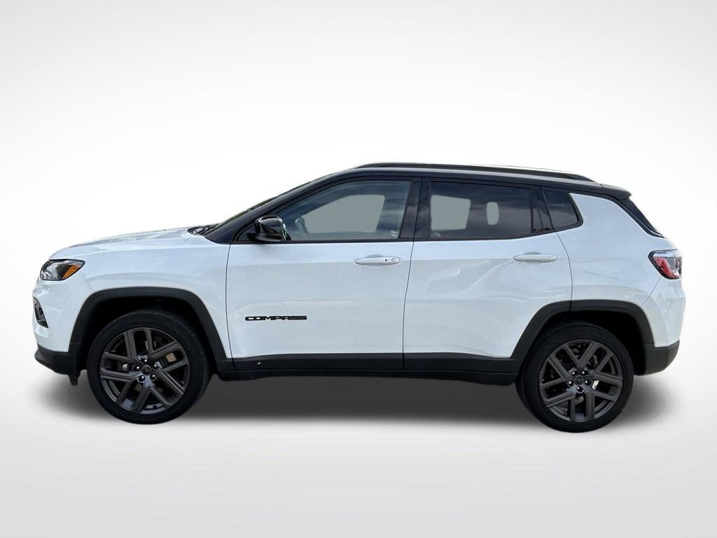 Certified 2025 Jeep Compass Limited w/ Sun & Sound Group AWD/4WD image 6