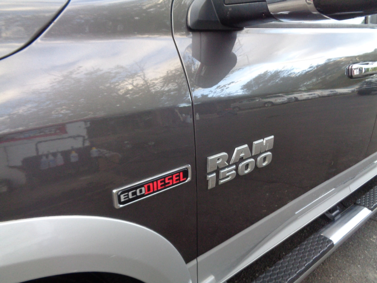 Used 2014 RAM 1500 Laramie w/ Convenience Group image 11