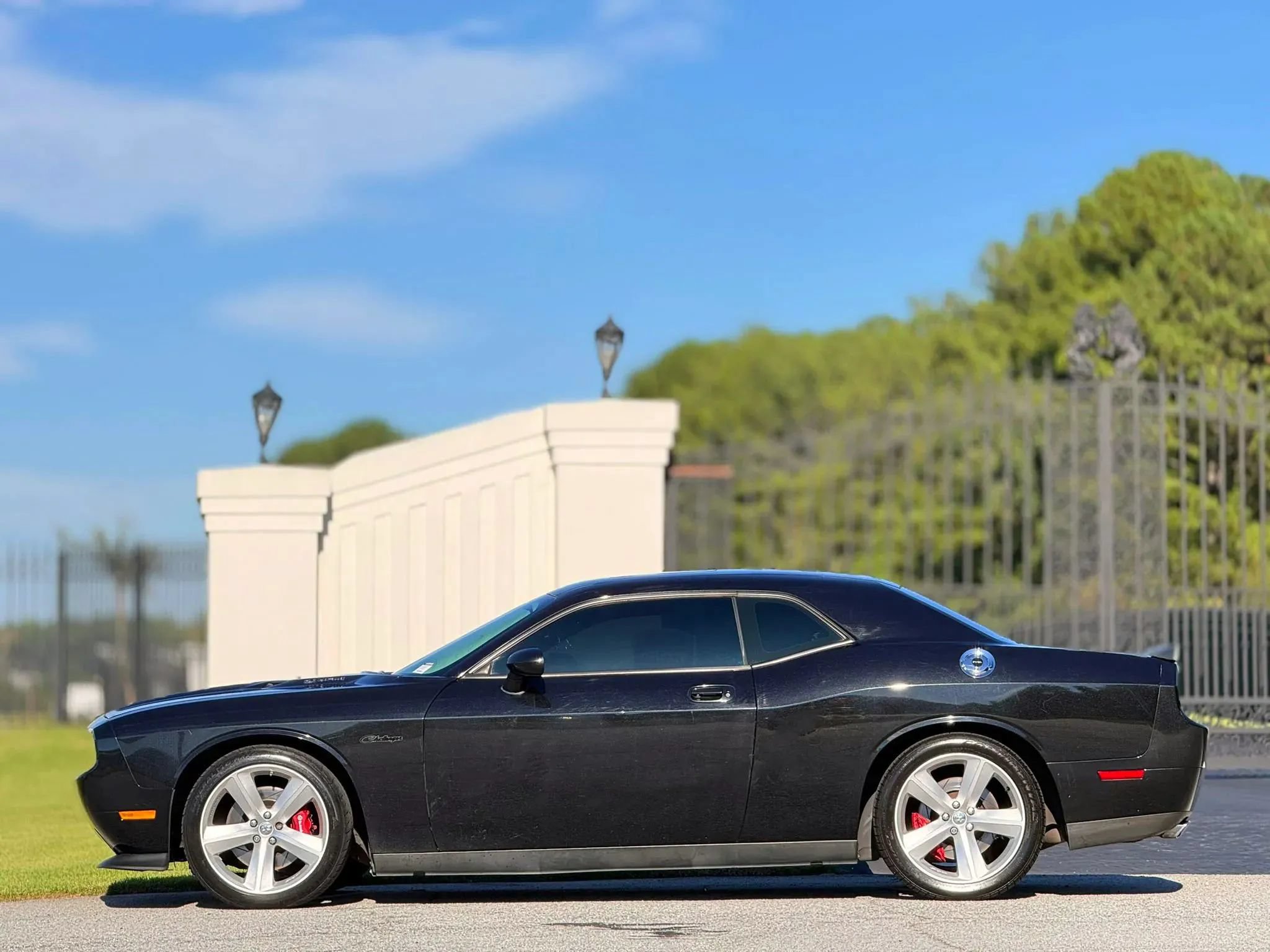 Used 2010 Dodge Challenger SRT8 w/ SRT Option Group II RWD image 10
