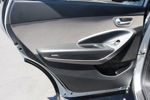 Used 2016 Hyundai Santa Fe SE FWD image 12