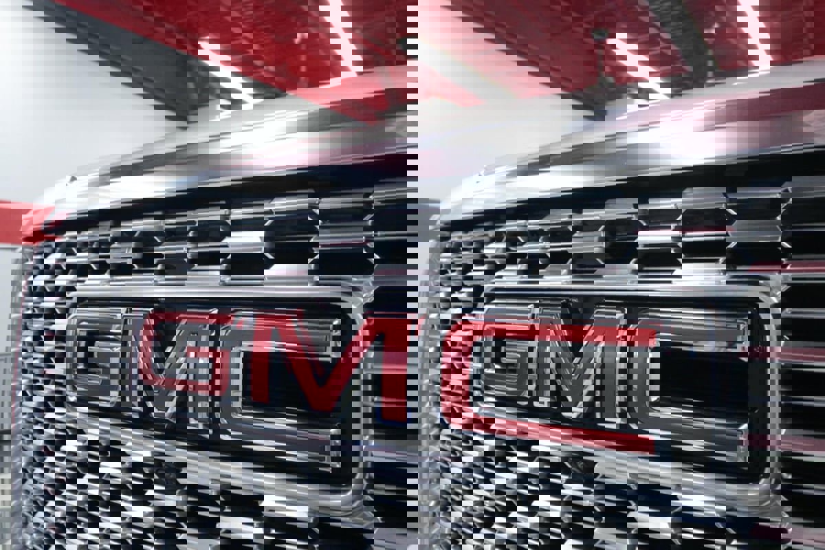 Used 2022 GMC Yukon Denali w/ Denali Premium Package image 39