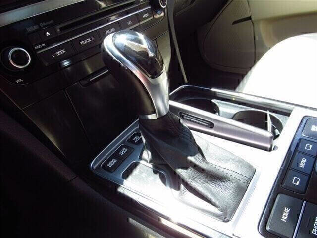 Used 2014 Hyundai Equus Signature RWD image 16