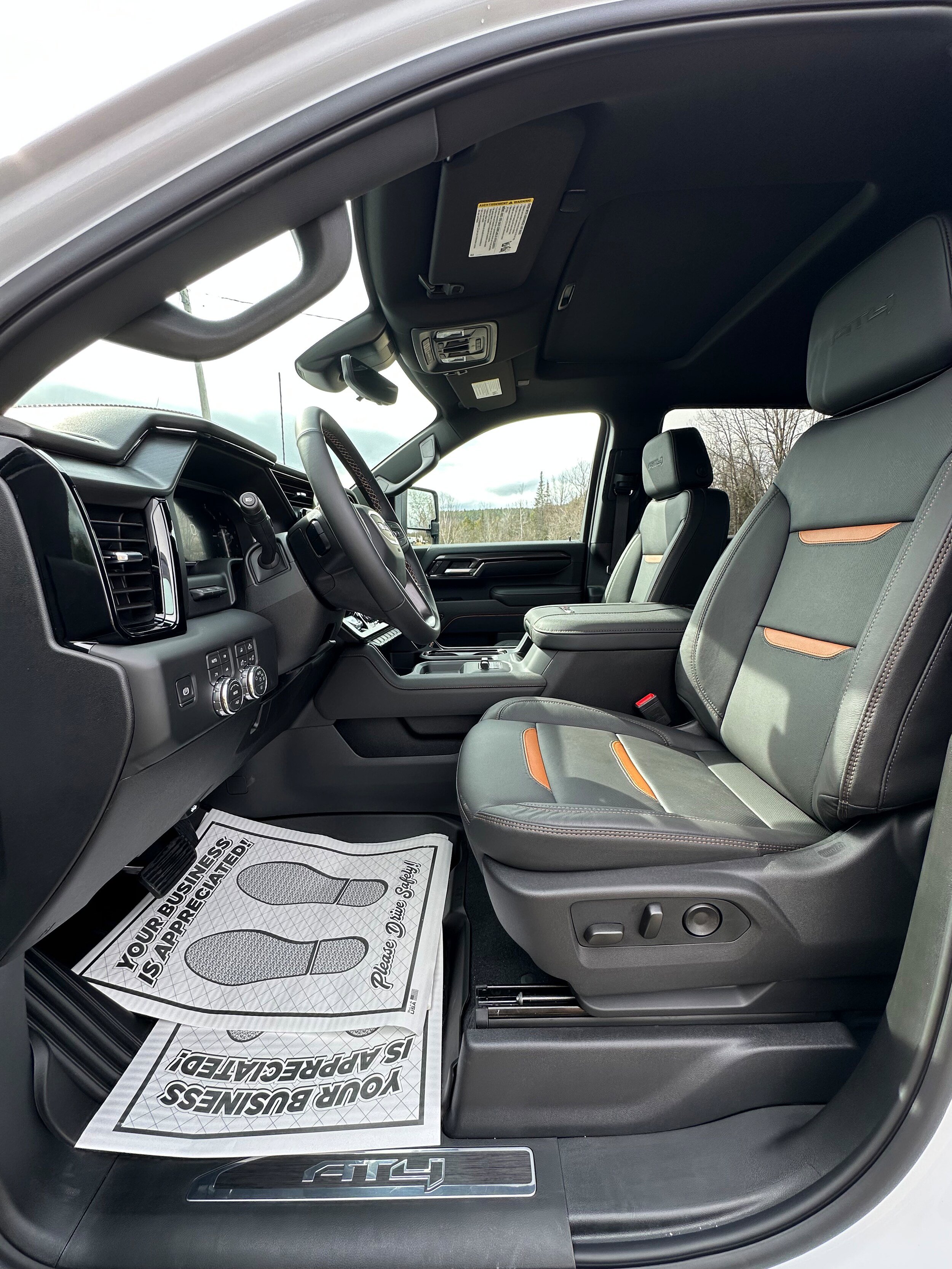 New 2026 GMC Sierra 2500 AT4 w/ Technology Package AWD/4WD image 9