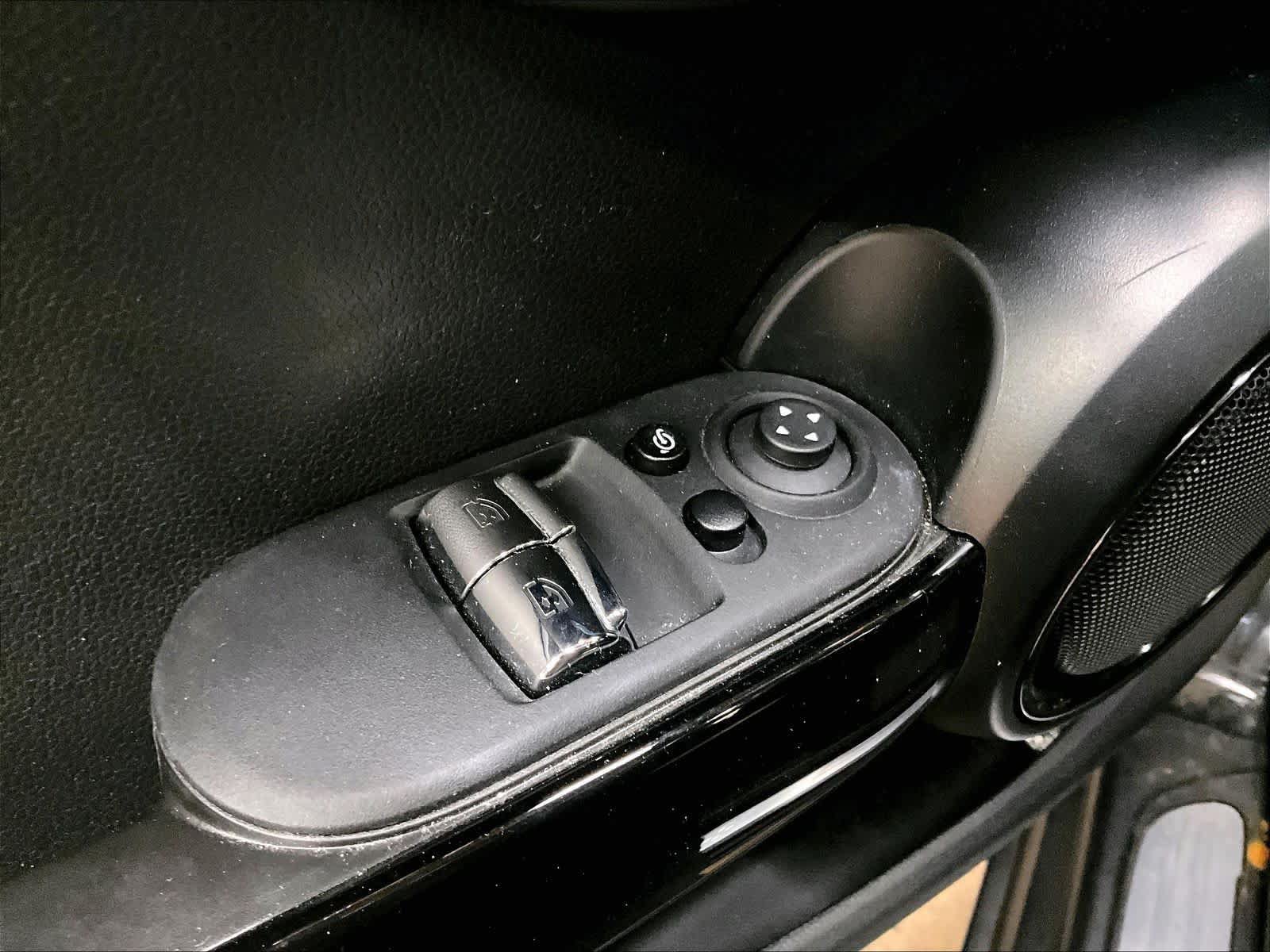 Used 2024 MINI Cooper SE FWD image 35