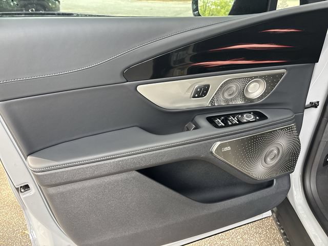 New 2026 Lincoln Nautilus Reserve AWD/4WD image 13
