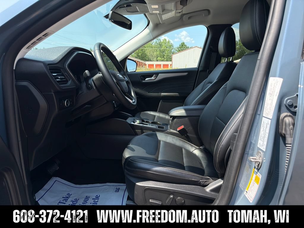 Used 2025 Ford Escape Platinum AWD/4WD image 9