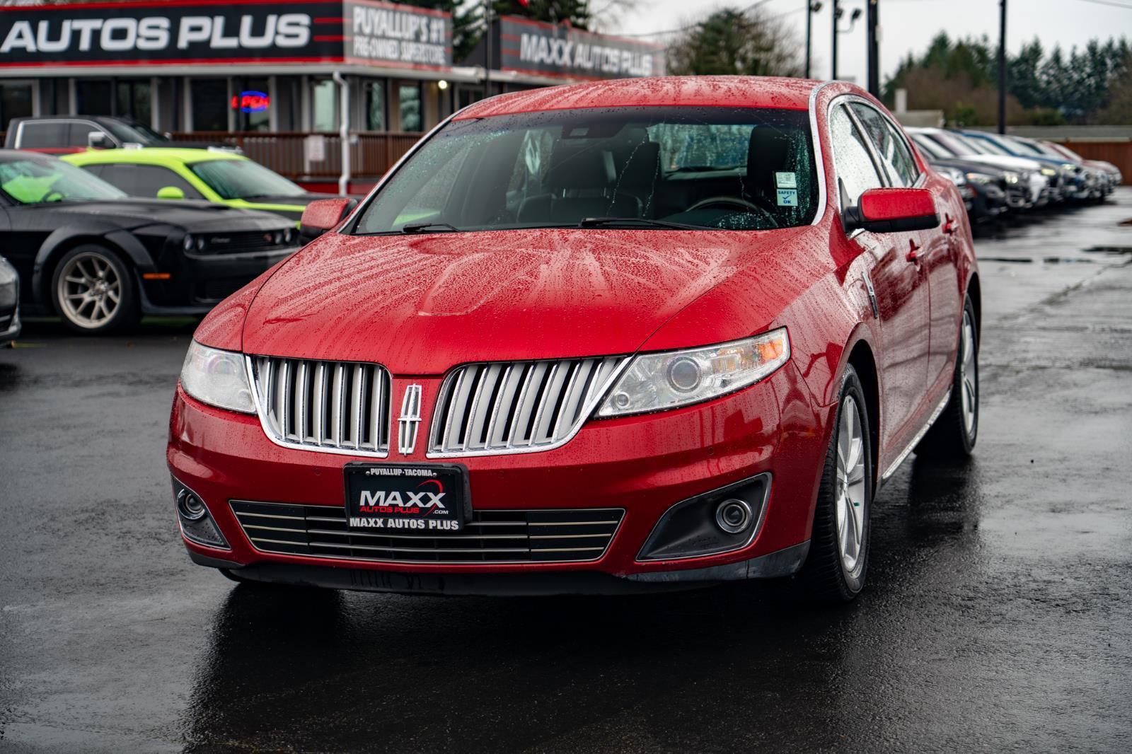 Used 2010 Lincoln MKS image 4