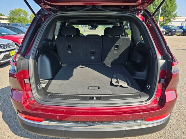 New 2025 Jeep Grand Cherokee Laredo X w/ Trailer Tow Package AWD/4WD image 10