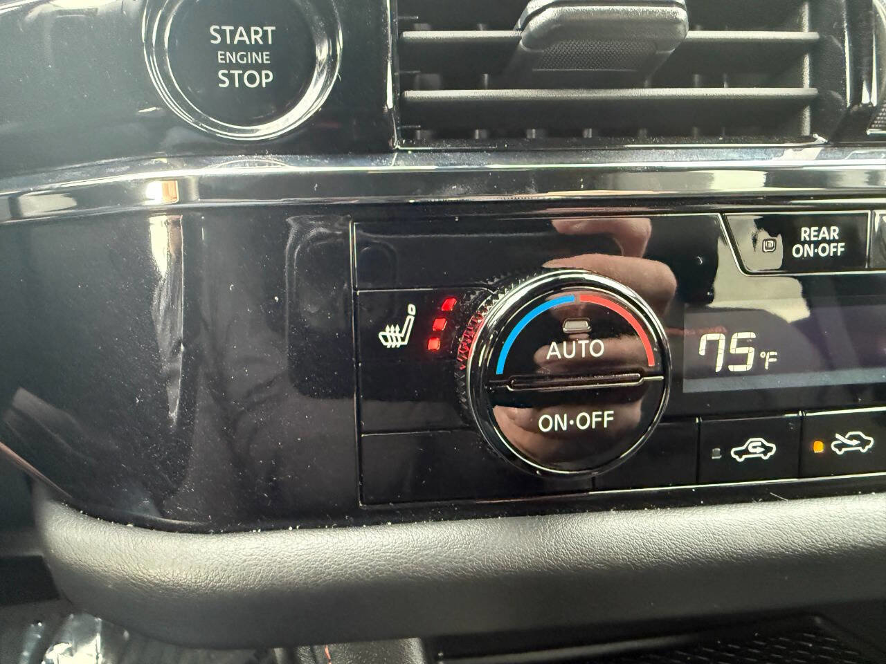 Used 2025 Nissan Pathfinder Rock Creek image 47