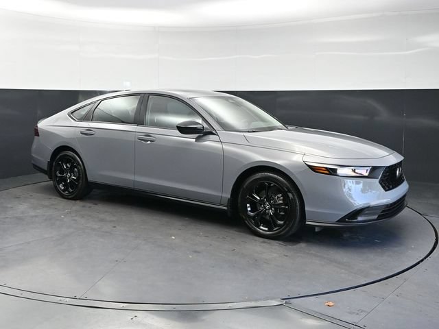 Certified 2025 Honda Accord SE image 3