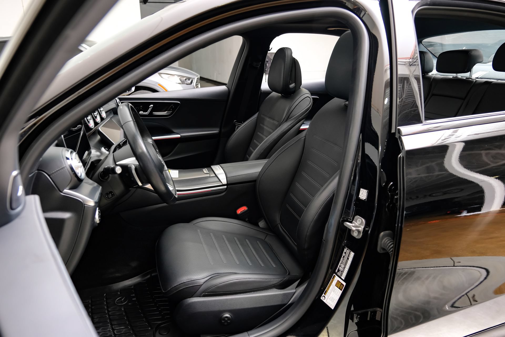 Used 2025 Mercedes-Benz C 300 4MATIC Sedan w/ AMG Line w/ Night Package image 40