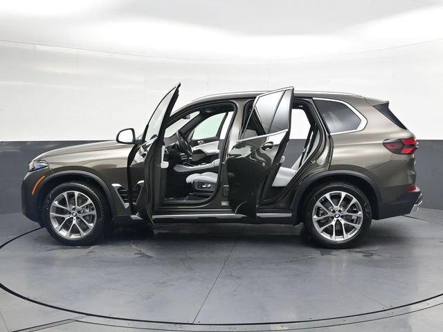New 2026 BMW X5 xDrive40i w/ Premium Package AWD/4WD image 38