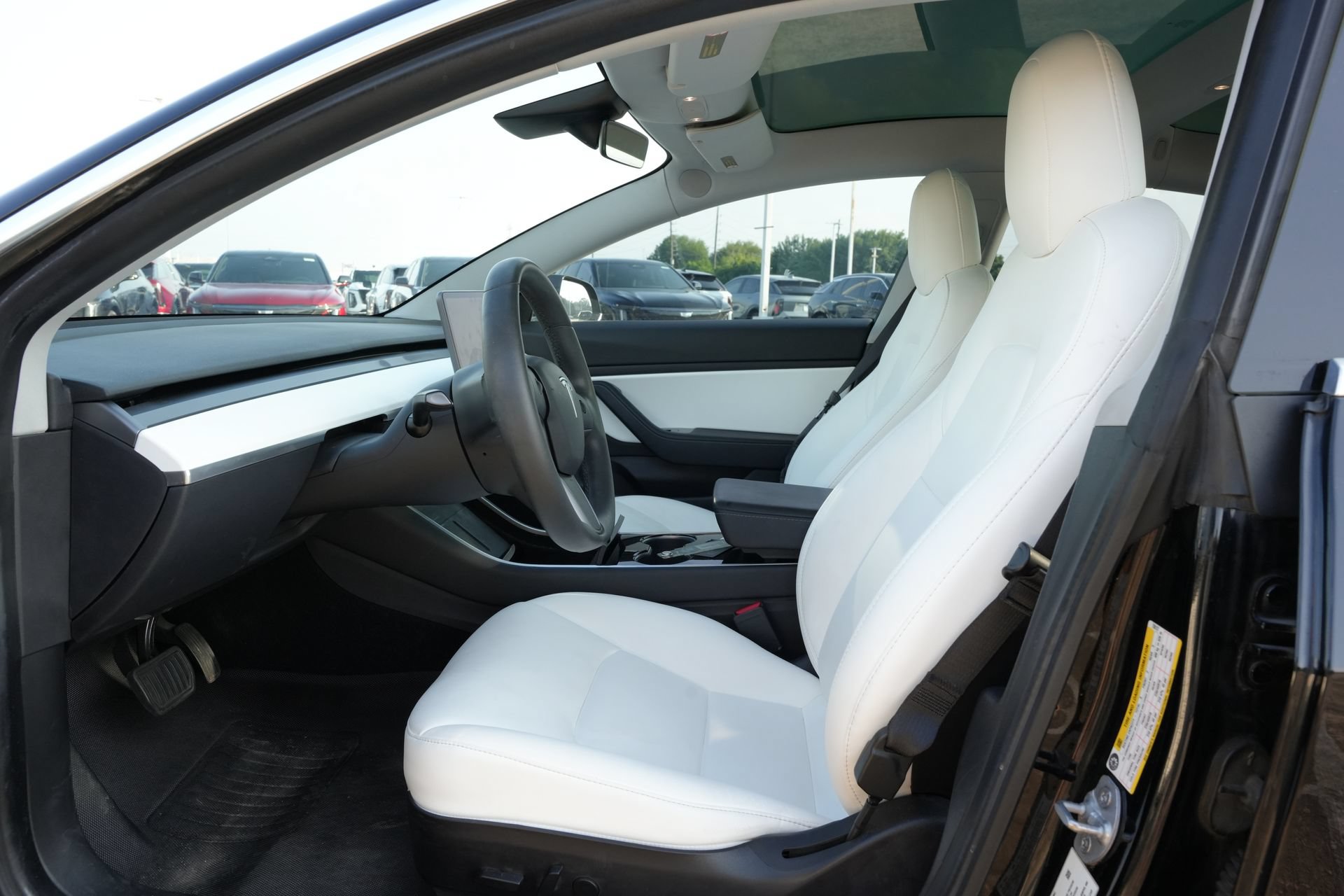 Used 2020 Tesla Model 3 Standard Range Plus RWD image 14