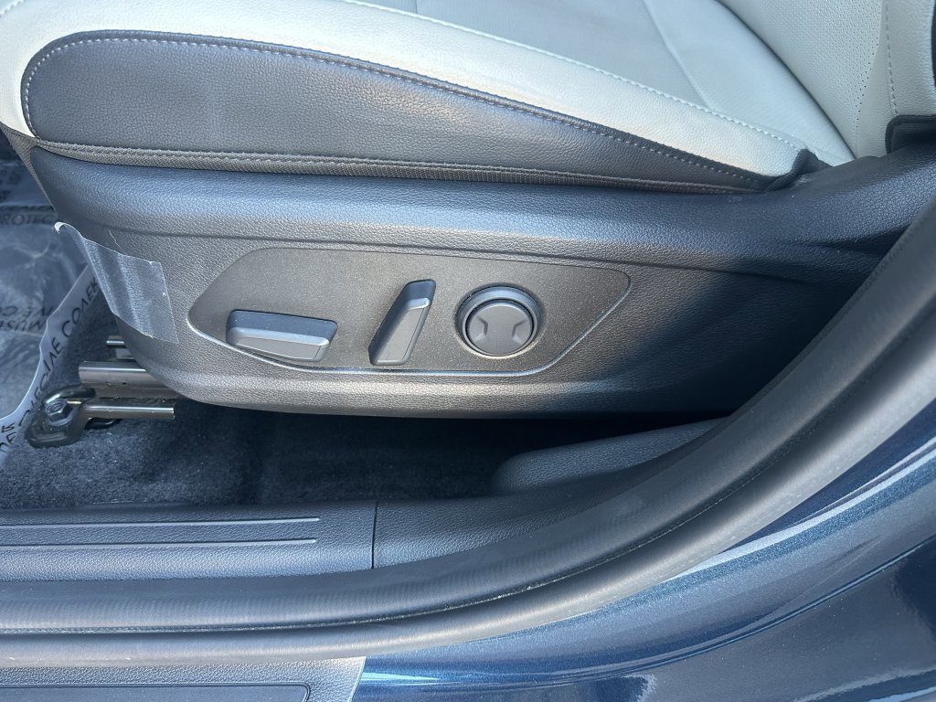 Used 2025 Kia Sportage EX image 29