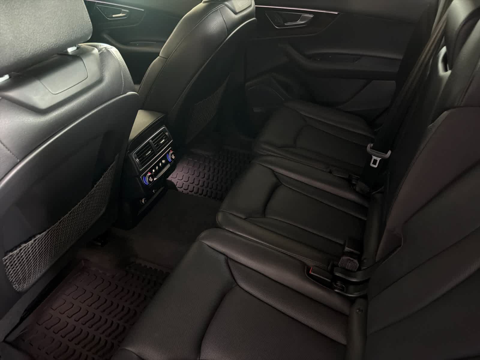 Used 2019 Audi Q7 3.0T Premium Plus w/ Premium Plus Package AWD/4WD image 4