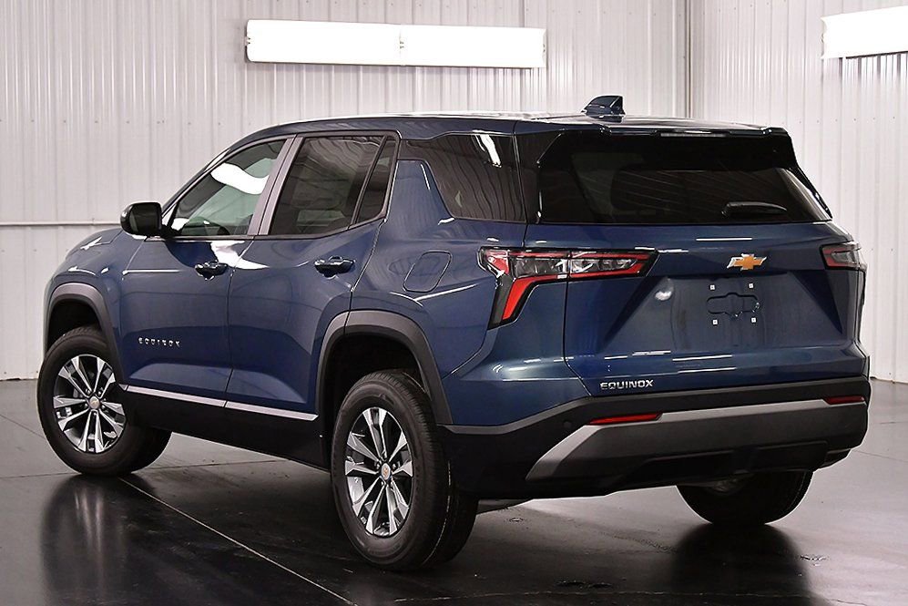 New 2026 Chevrolet Equinox LT image 5