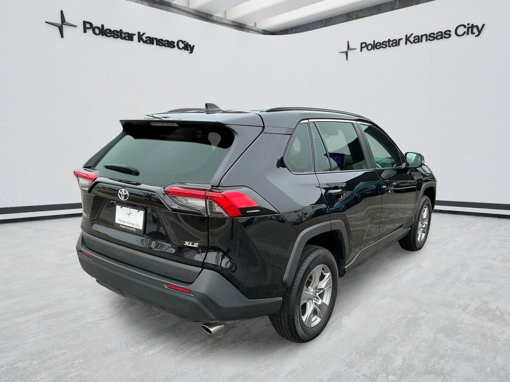 Used 2025 Toyota RAV4 XLE FWD image 5