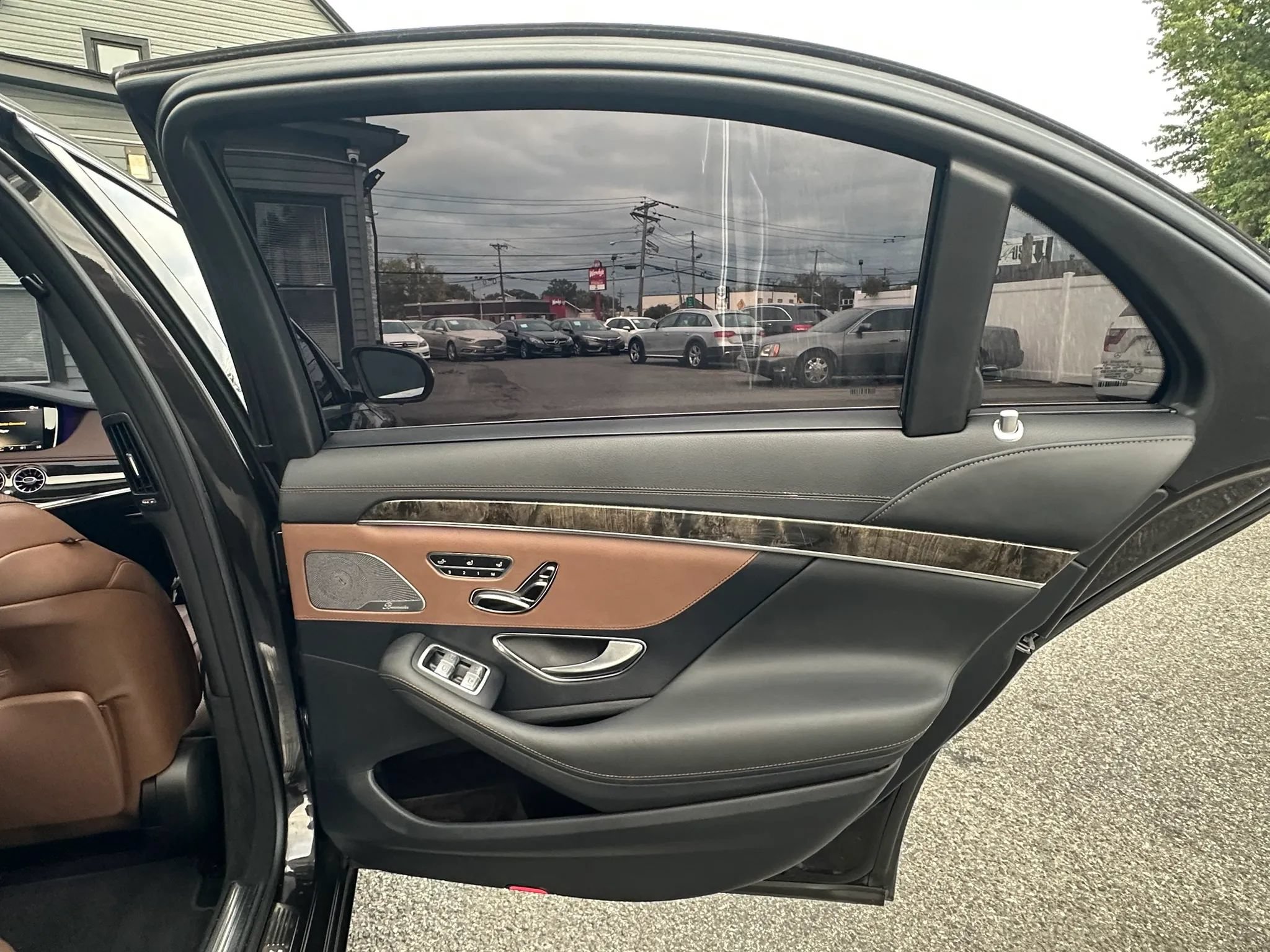 Used 2014 Mercedes-Benz S 550 Sedan image 24