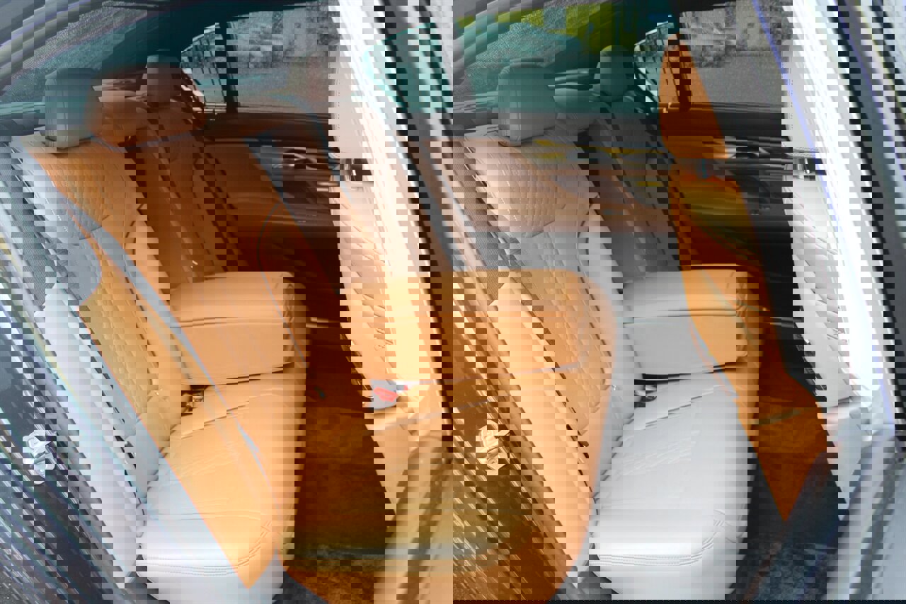 Used 2019 BMW 750i image 21