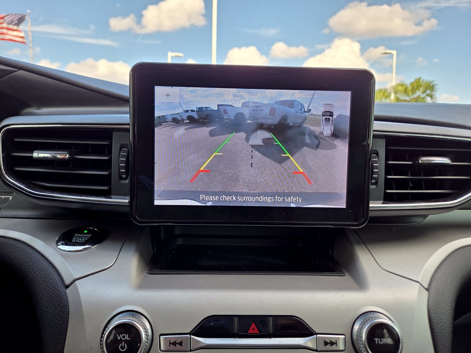Used 2020 Ford Explorer XLT w/ Equipment Group 202A RWD image 38