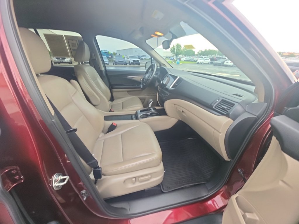 Used 2017 Honda Ridgeline RTL-T image 32