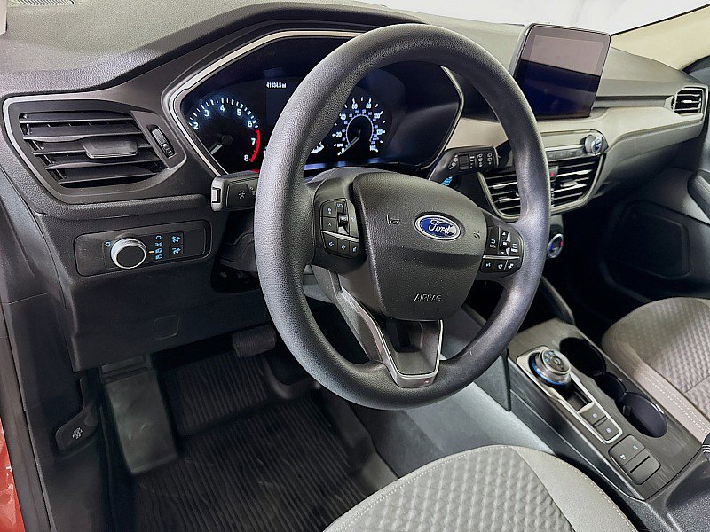 Used 2020 Ford Escape SE image 9