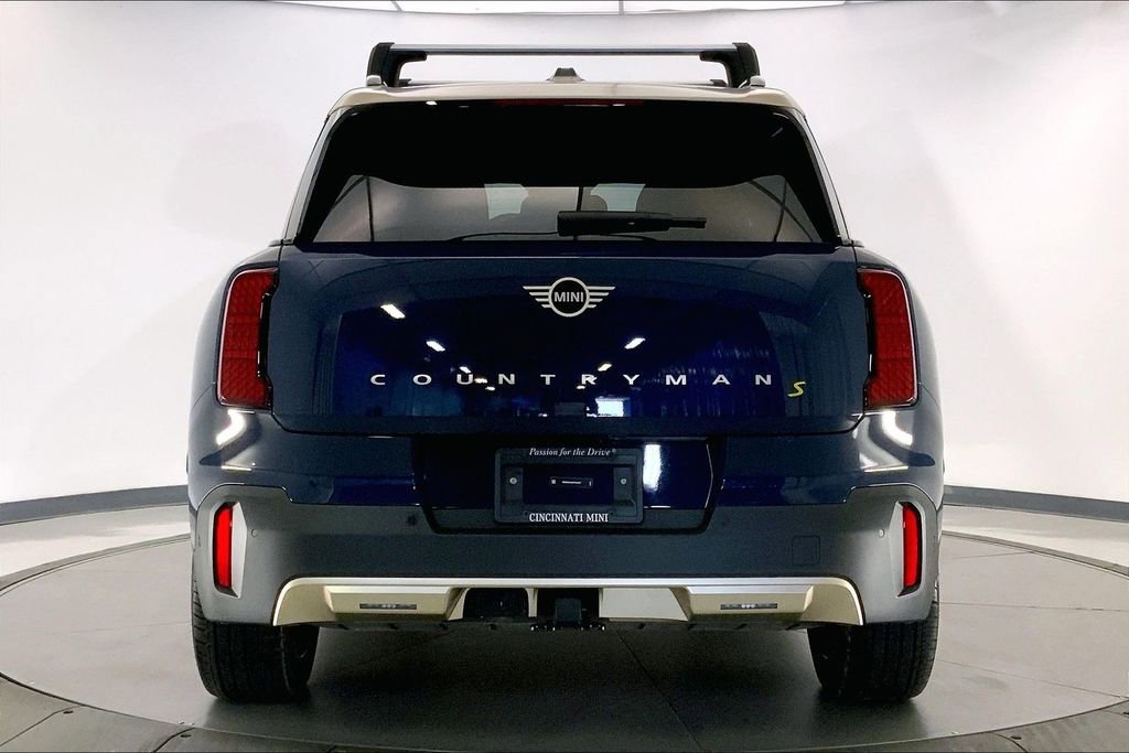 Certified 2025 MINI Cooper Countryman SE w/ Comfort Package Max image 3