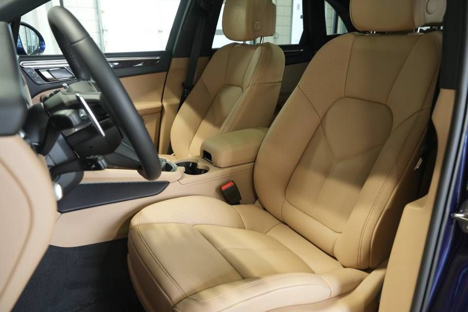 New 2026 Porsche Macan S AWD/4WD image 5