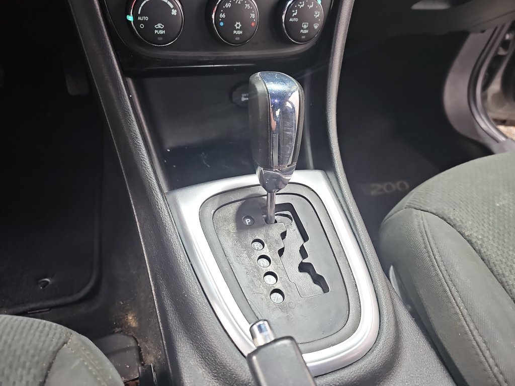Used 2011 Chrysler 200 Touring FWD image 26
