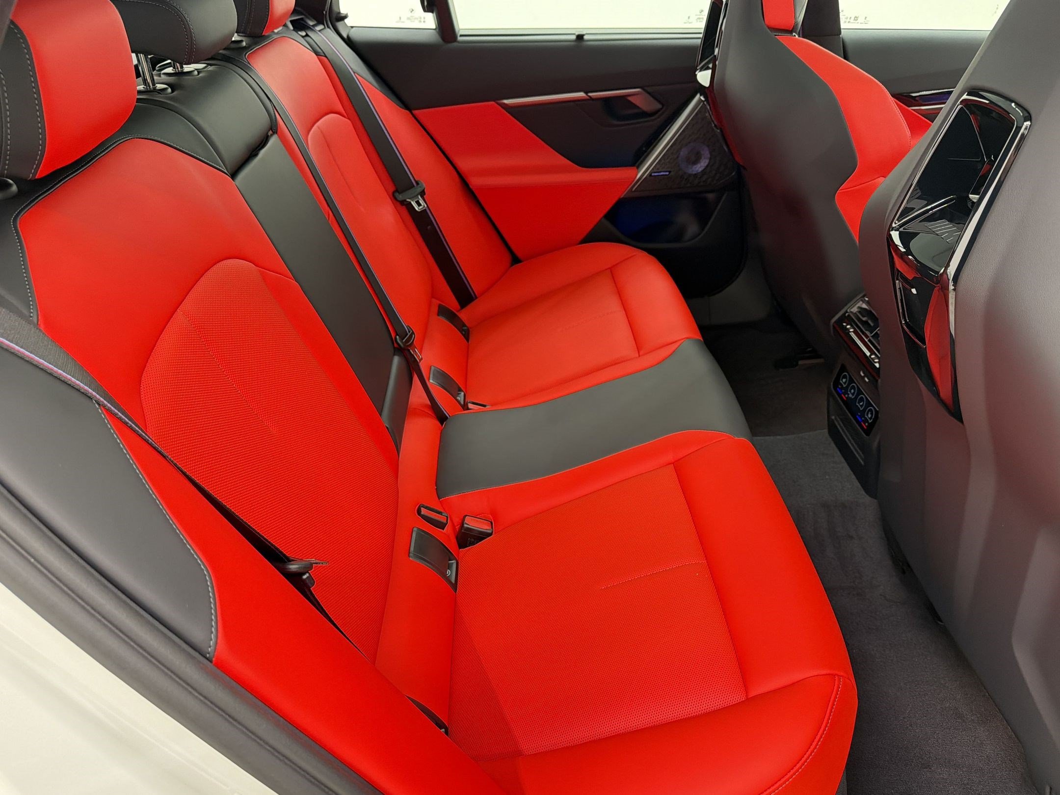 New 2027 BMW M5 Touring AWD/4WD image 23