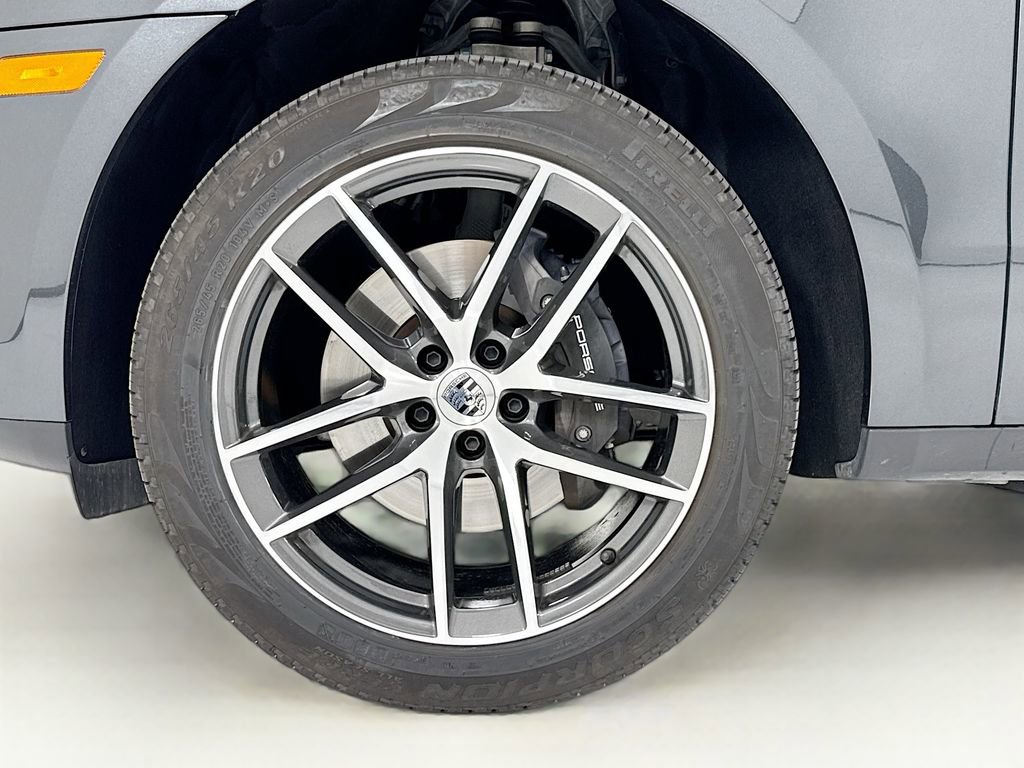 Certified 2025 Porsche Macan image 35